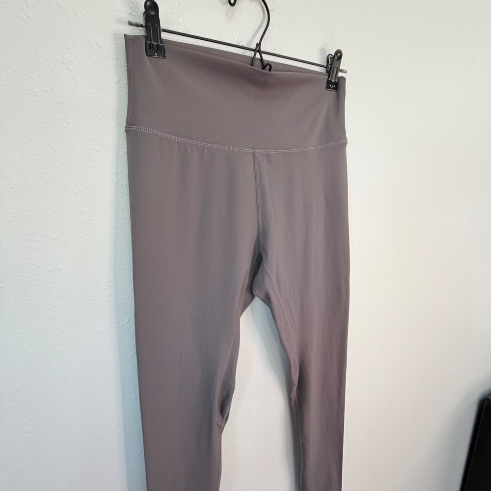 Lululemon High Rise Leggings Womens Mauve Taupe 7/8 Yoga Athleisure No Size Tag - Picture 9 of 14
